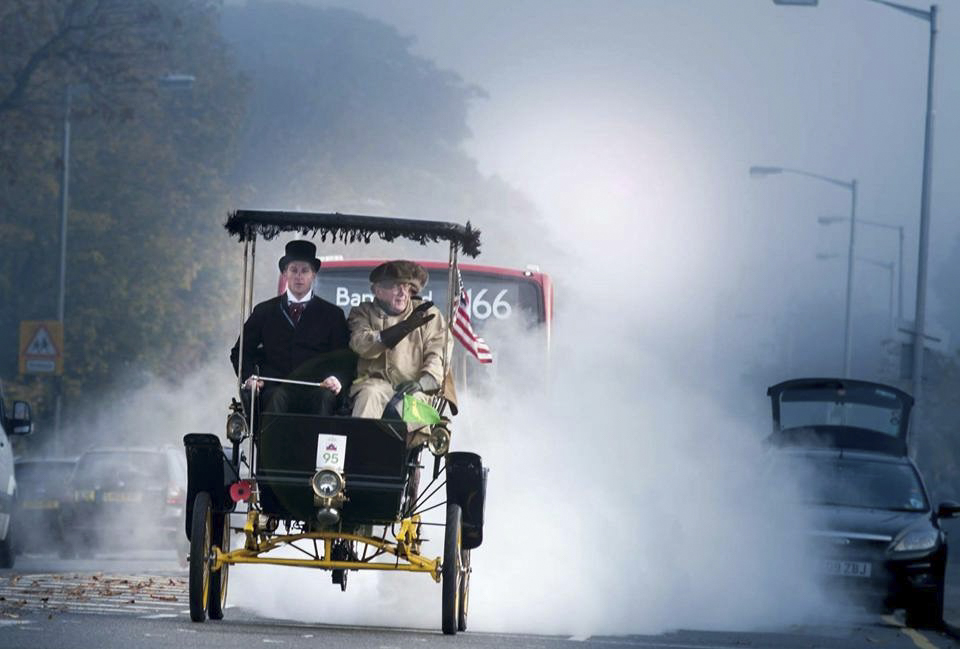 Chris Sorenson's 1901 Locomobile in full steam in the London to Brighton Veteran Car Run