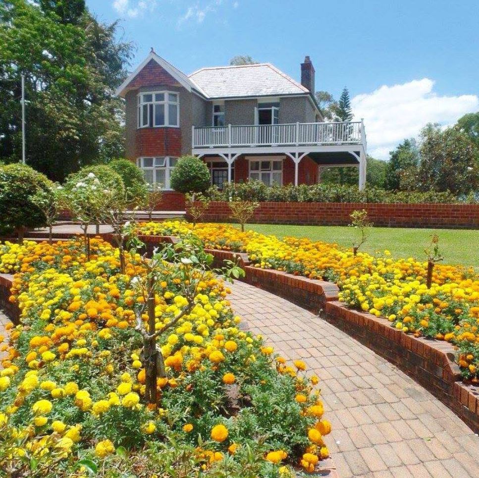 Hinkler House