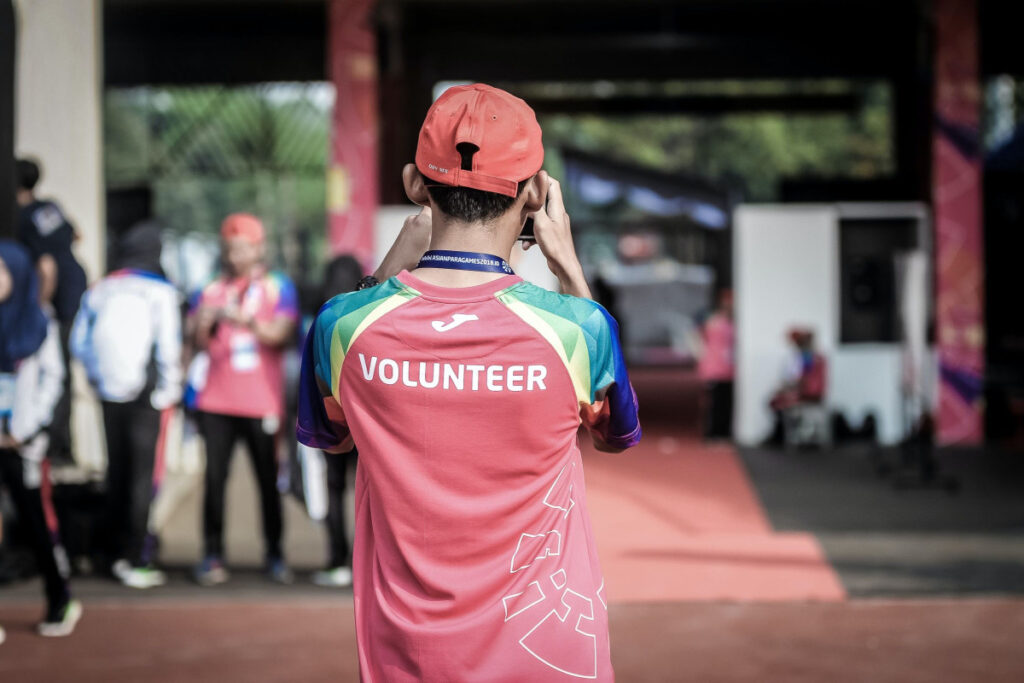 youth volunteering program
