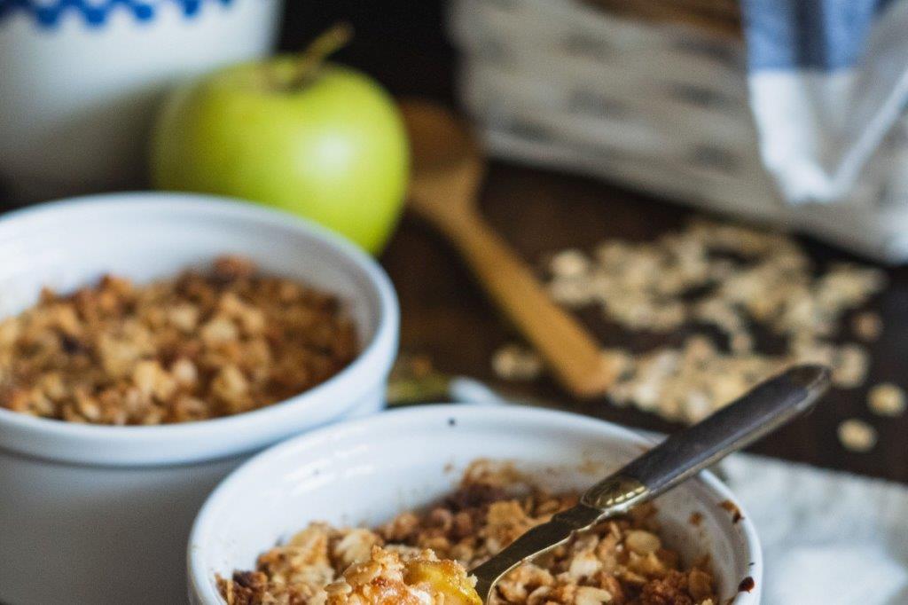 scouts' apple crumble and custard
