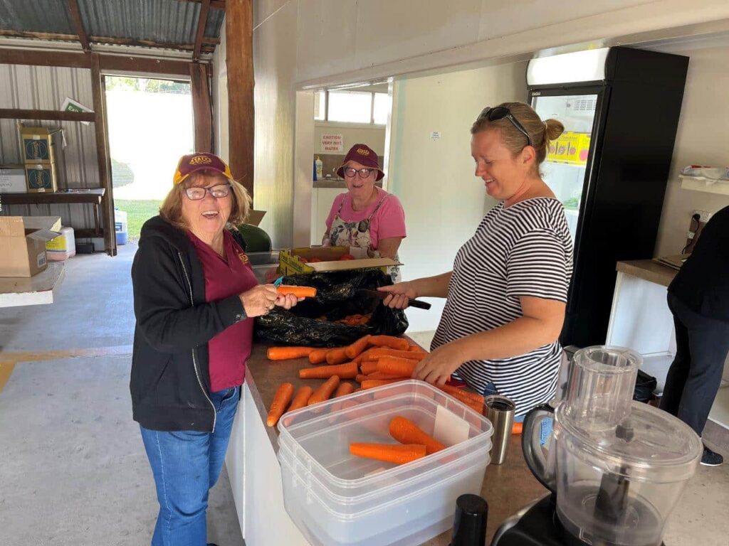 Bundaberg Four Wheel Drive Club Mount Perry Show Nev Shield