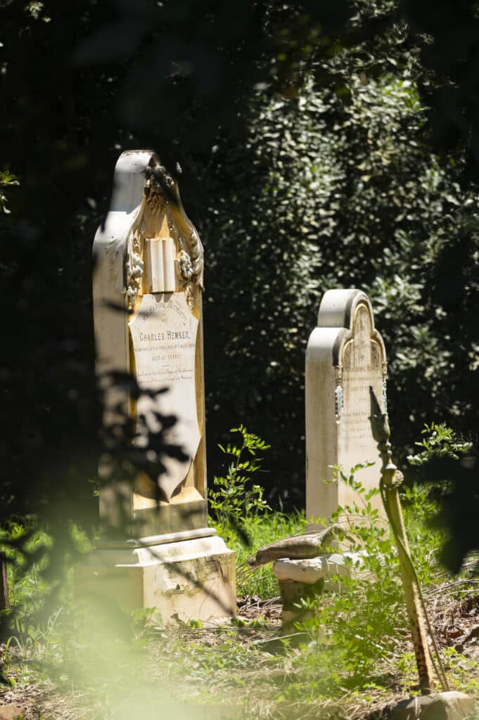 Henker family graves