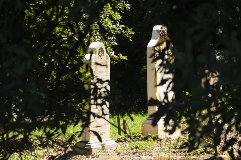 Henker family graves