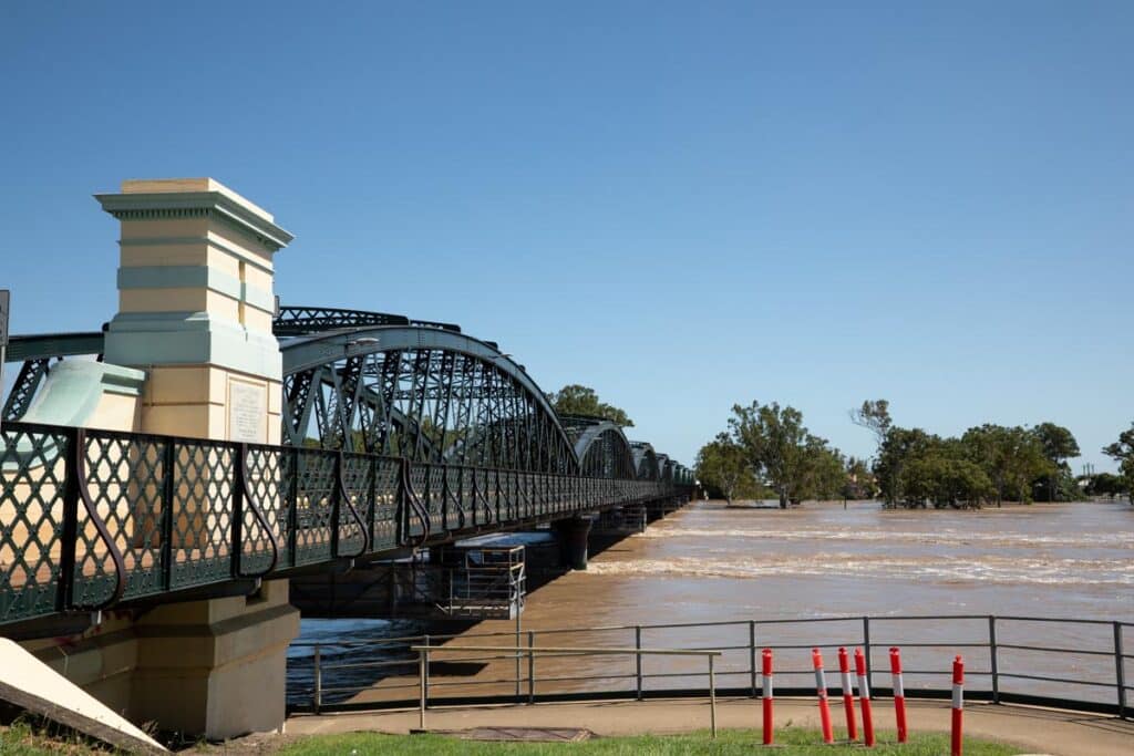 Both the Burnett Traffic and Tallon Bridges are now open and communities can return to Bundaberg North with care.