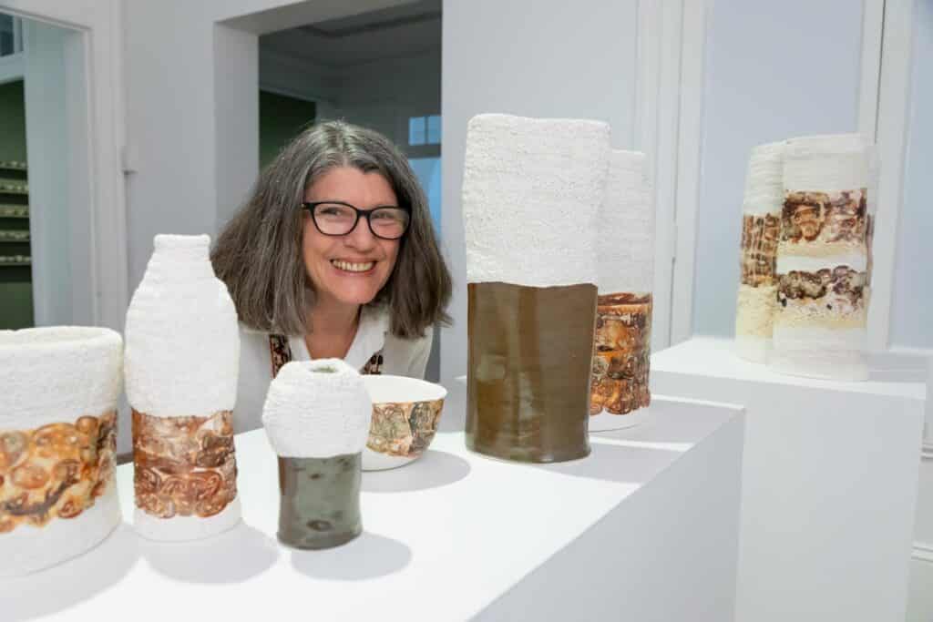 avi amesbury art exhibition