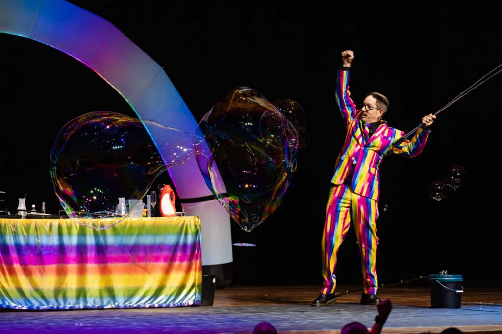 Du Hubble presents The Bubble Spectacular at the Moncrieff Entertainment Centre, Sunday 4 October.