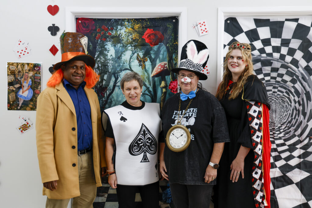 Paint Gin Gin REaD - Currajong Clinic - Ronny, Ginia, Tracey, Morgan